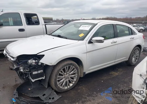 2012 Chrysler 200 Limited z USA, uszkodzony, nr VIN 1C3CCBCG8CN254110